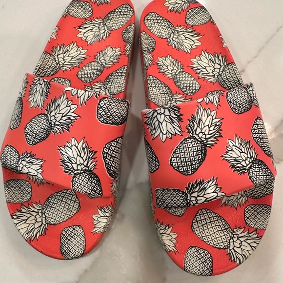 Slippers - Picture 5 of 6